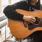 Jak szkoła muzyczna może pomóc Ci stać się profesjonalnym gitarzystą?