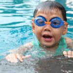 Lekcje pływania w szkołach